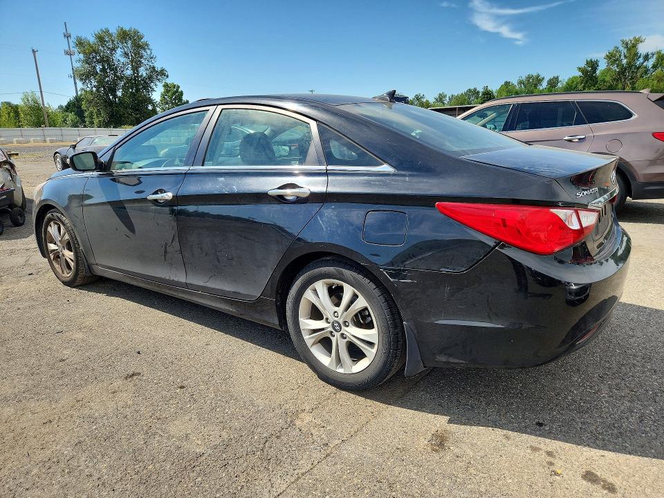 Photo 2 from auction – 2011 HYUNDAI SONATA with VIN 5NPEC4AC7BH276114