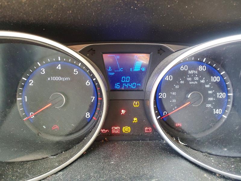 Photo 9 from auction – 2011 HYUNDAI TUCSON with VIN KM8JU3AC4BU244115