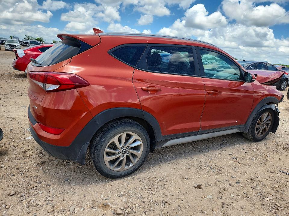 Photo 3 from auction – 2017 HYUNDAI TUCSON with VIN KM8J3CA45HU460950