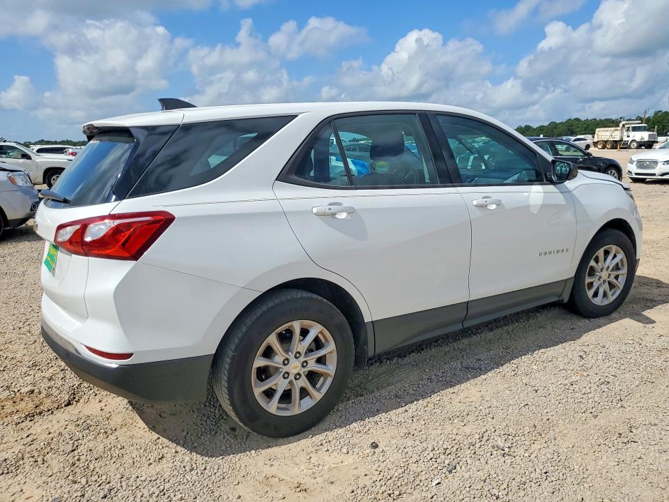 Photo 3 from auction – 2018 CHEVROLET EQUINOX with VIN 2GNAXHEV7J6288571