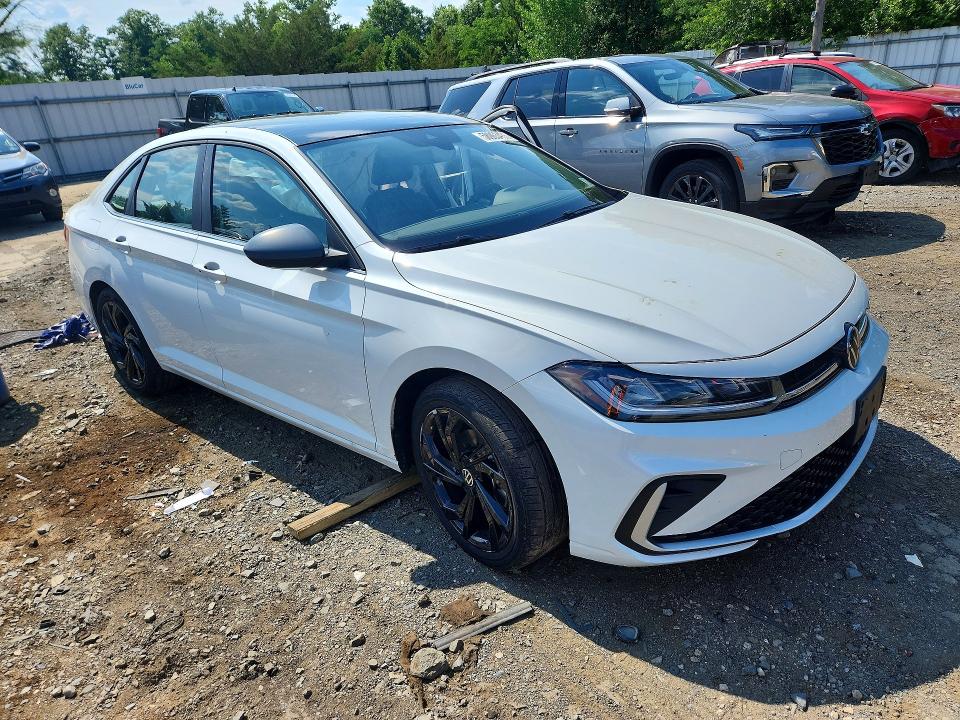 Photo 4 from auction – 2025 VOLKSWAGEN JETTA with VIN 3VW7X7BU1SM047196
