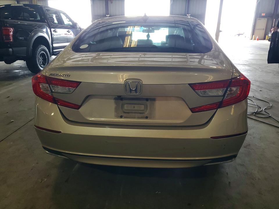 Photo 6 from auction – 2018 HONDA ACCORD with VIN 1HGCV1F19JA104472