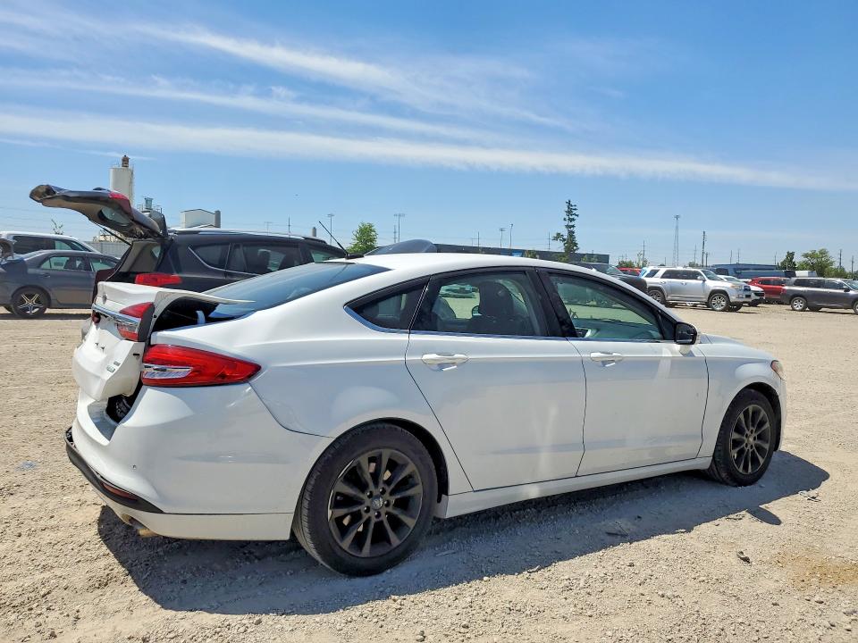 Photo 3 from auction – 2017 FORD FUSION with VIN 3FA6P0HDXHR305066