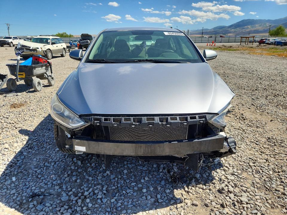 Photo 5 from auction – 2017 HYUNDAI ELANTRA with VIN 5NPD74LF3HH190248