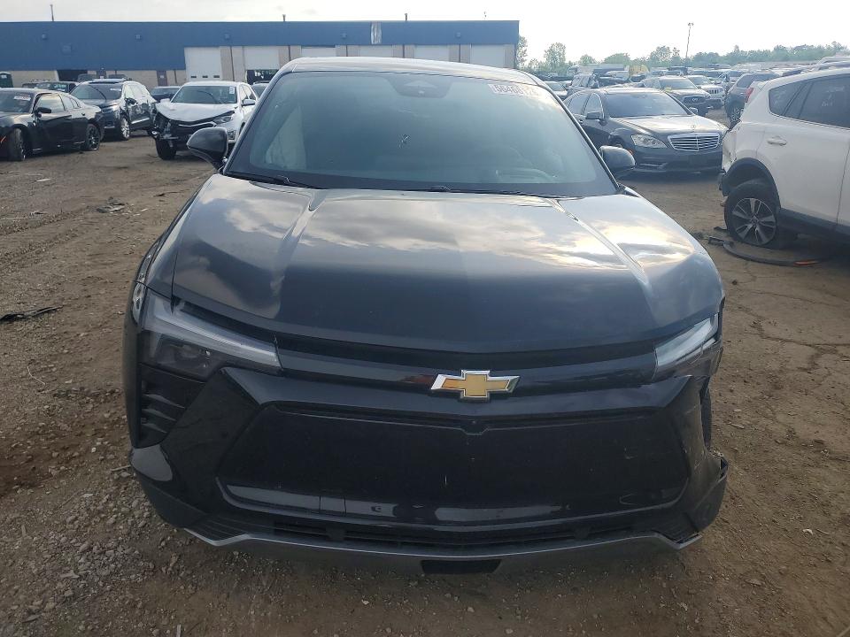 Photo 5 from auction – 2026 CHEVROLET BLAZER with VIN 3GNKDARM3TS100929