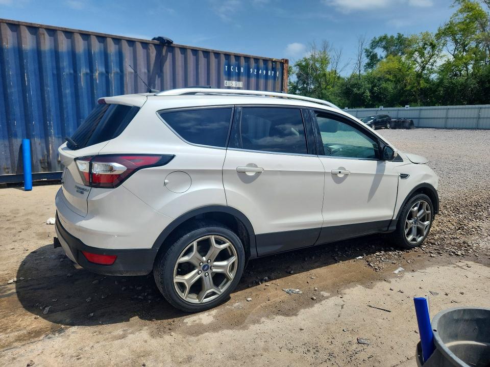 Photo 3 from auction – 2017 FORD ESCAPE with VIN 1FMCU9J95HUA42554