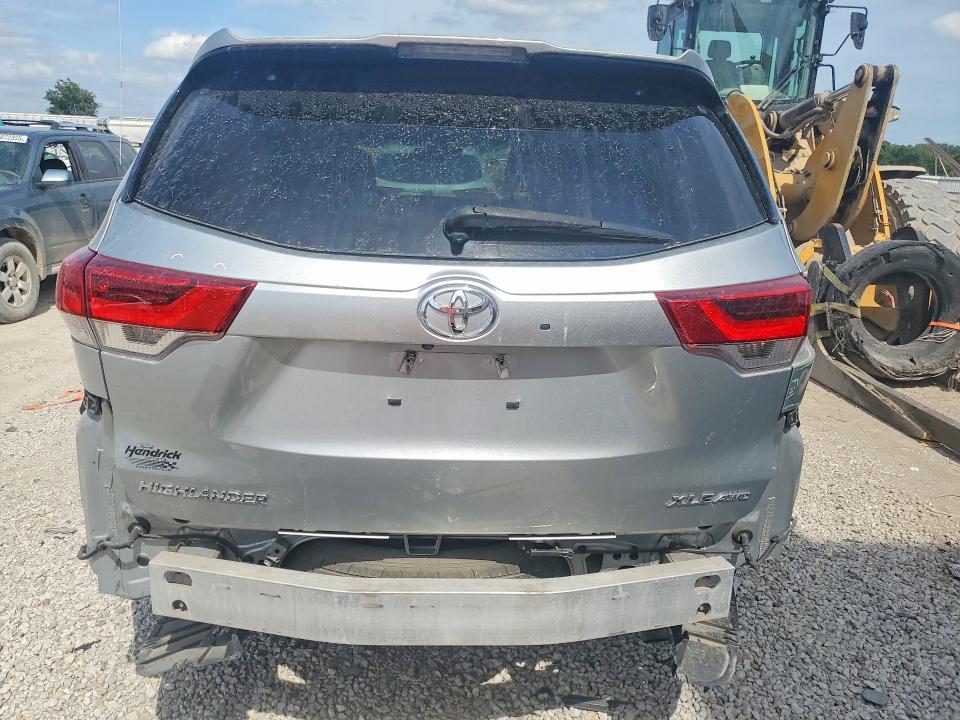 Photo 6 from auction – 2019 TOYOTA HIGHLANDER with VIN 5TDJZRFH7KS566488