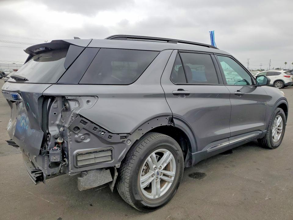 Photo 3 from auction – 2023 FORD EXPLORER with VIN 1FMSK7DH8PGB40144