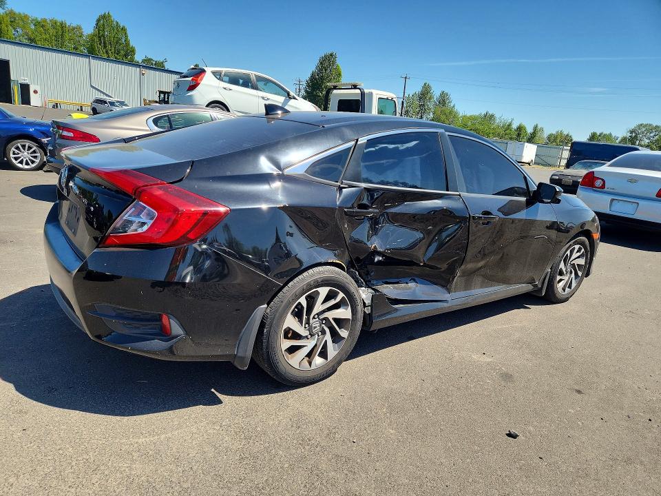 Photo 3 from auction – 2017 HONDA CIVIC with VIN 2HGFC2F75HH533200