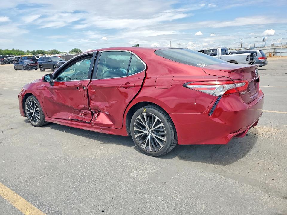 Photo 2 from auction – 2018 TOYOTA CAMRY with VIN 4T1B11HK3JU615231