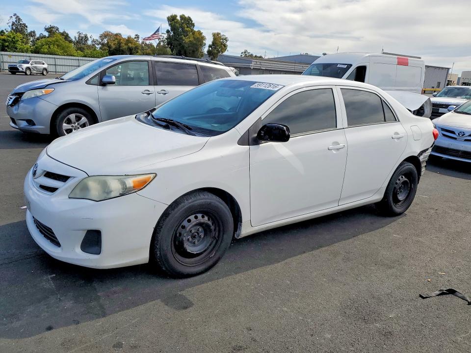 TOYOTA COROLLA 2013 with VIN 2T1BU4EE3DC008775 - Photo from auction