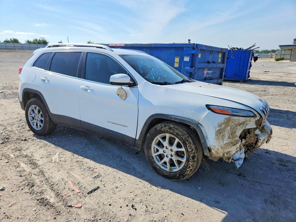 صورة رقم 4 من المزاد - 2017 JEEP CHEROKEE مع VIN 1C4PJMCS5HW521594