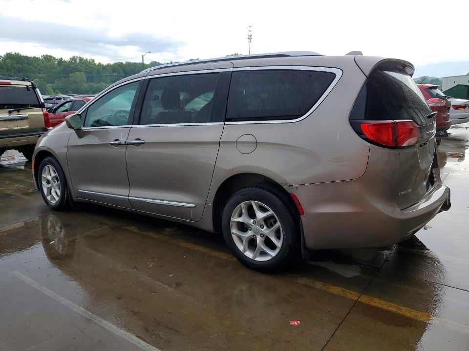 Photo 2 from auction – 2017 CHRYSLER PACIFICA with VIN 2C4RC1EG7HR768926