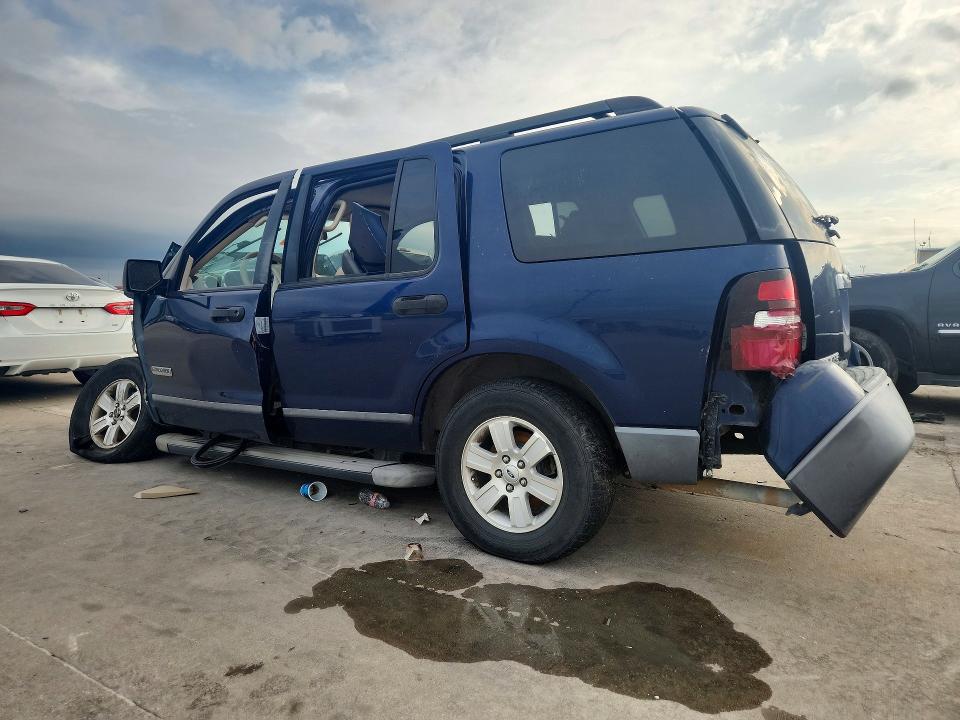 Photo 2 from auction – 2006 FORD EXPLORER with VIN 1FMEU72E96UB03300