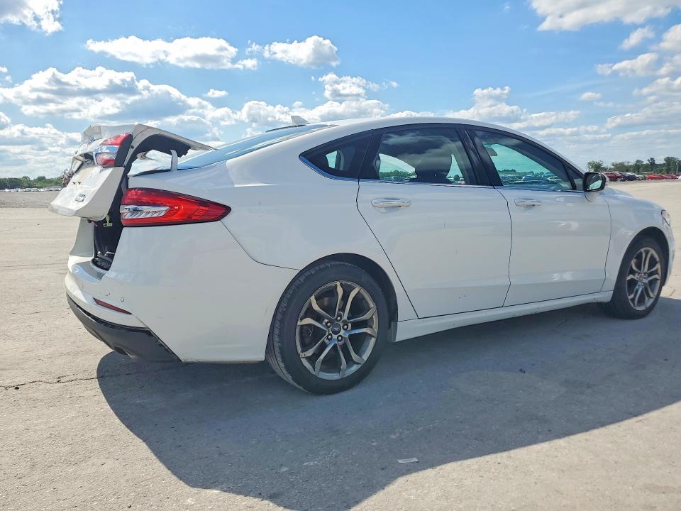 Photo 3 from auction – 2020 FORD FUSION with VIN 3FA6P0CD7LR196002
