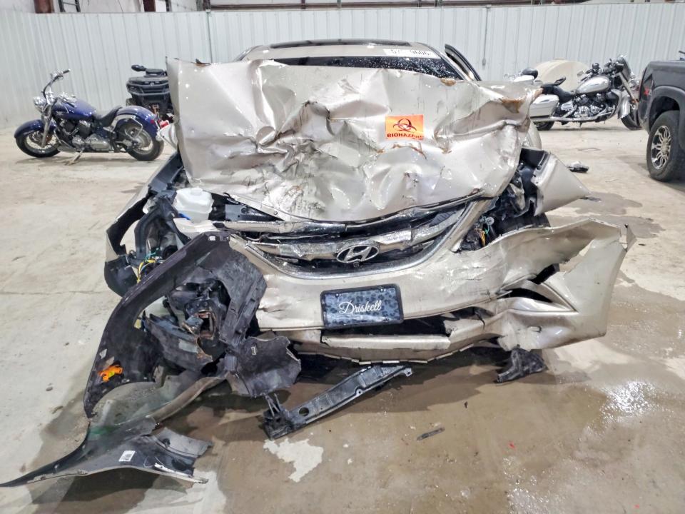 Photo 5 from auction – 2011 HYUNDAI SONATA with VIN 5NPEC4AC9BH288703