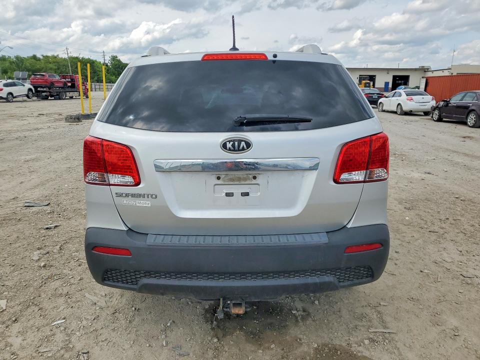 Photo 6 from auction – 2012 KIA SORENTO with VIN 5XYKTDA28CG296682