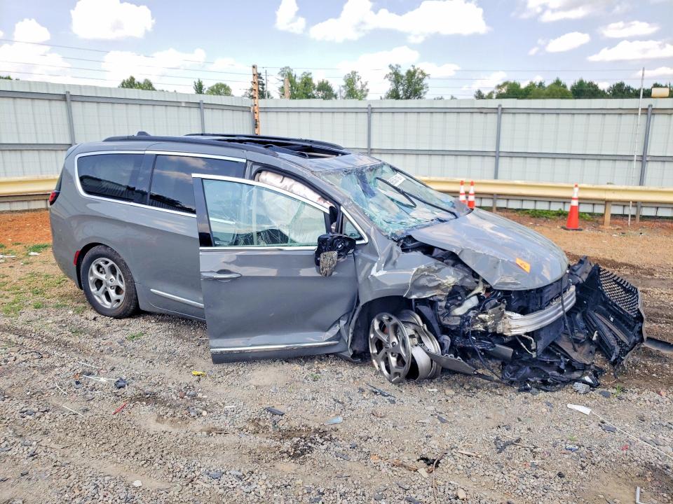 Photo 4 from auction – 2023 CHRYSLER PACIFICA with VIN 2C4RC1GG6PR612937