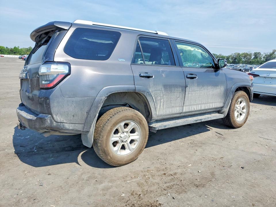 Photo 3 from auction – 2018 TOYOTA 4RUNNER with VIN JTEBU5JR8J5491523