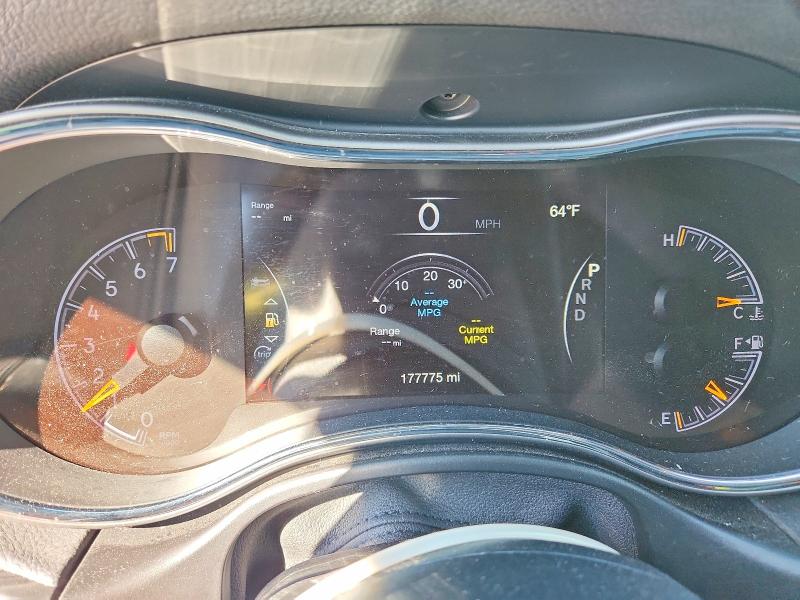 Photo 9 from auction – 2019 JEEP GRAND CHEROKEE with VIN 1C4RJFAG6KC606844