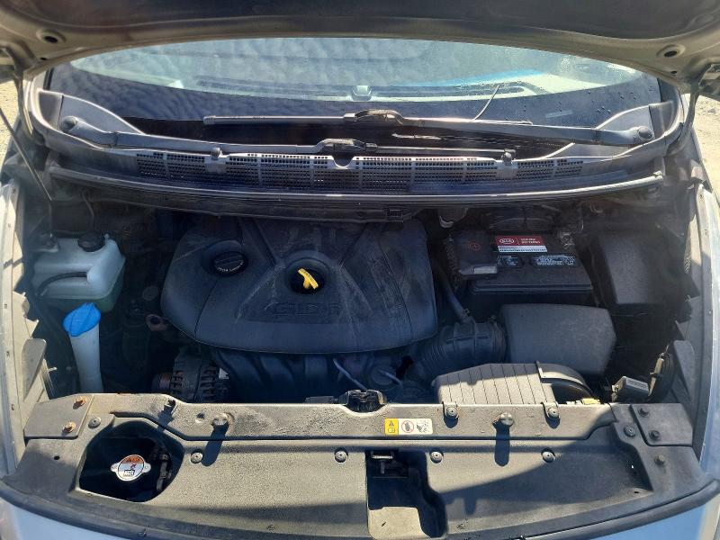 Foto 11 de la subasta – 2014 KIA RONDO con VIN KNAHU8A35E7007729