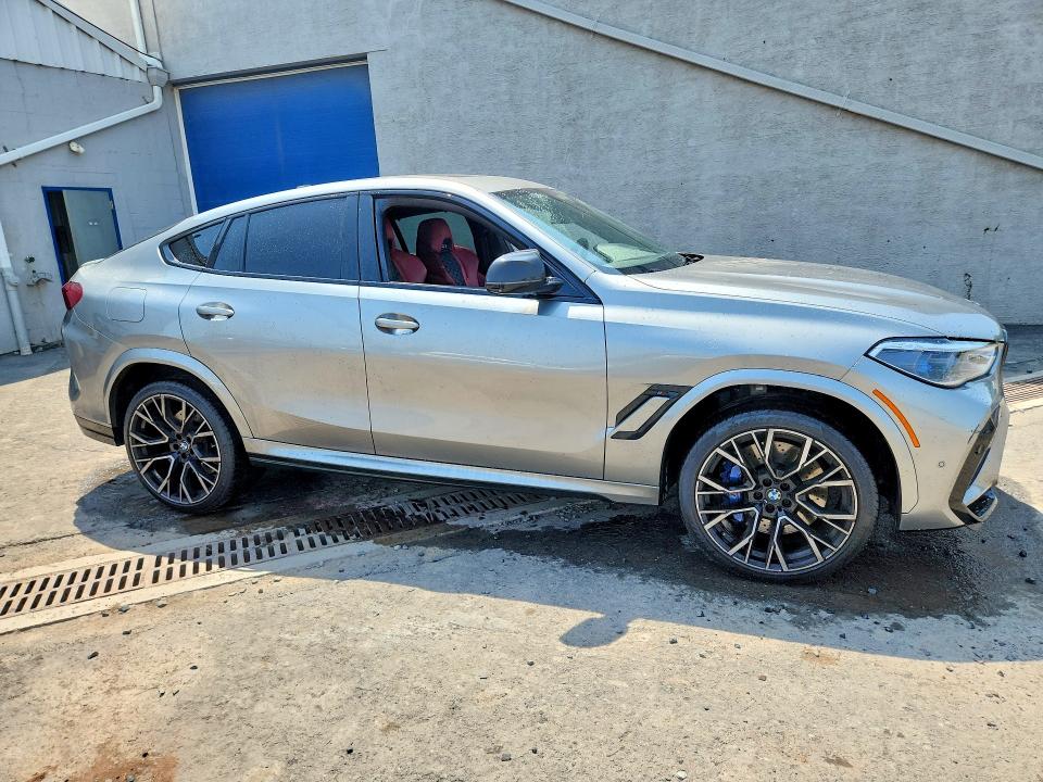 Фото 4 с аукциона – 2021 BMW X6 с VIN 5YMCY0C01M9E19441