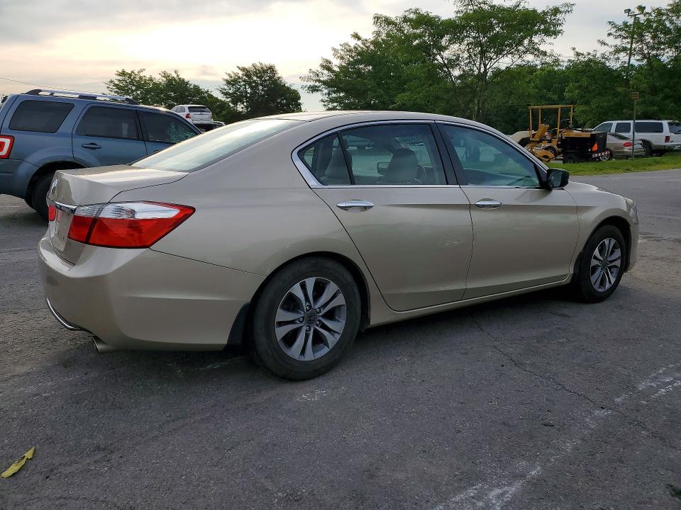 Photo 3 from auction – 2015 HONDA ACCORD with VIN 1HGCR2F38FA174936