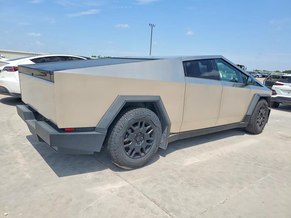 Photo 3 from auction – 2025 TESLA CYBERTRUCK with VIN 7G2CEHEE2SA061608