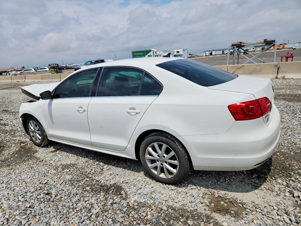 Photo 2 from auction – 2014 VOLKSWAGEN JETTA with VIN 3VWD07AJ9EM237556