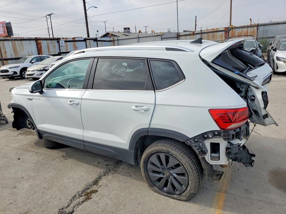 Photo 2 from auction – 2022 VOLKSWAGEN TAOS with VIN 3VVRX7B25NM025427