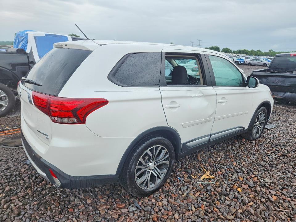 Photo 3 from auction – 2016 MITSUBISHI OUTLANDER with VIN JA4AD3A36GZ002502