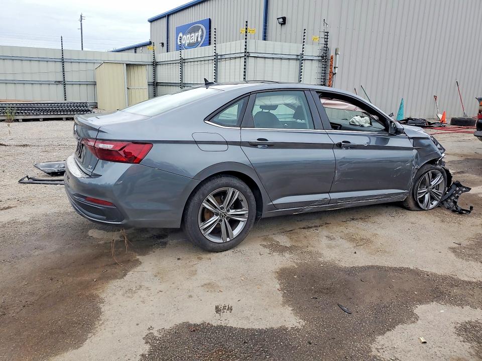Photo 3 from auction – 2024 VOLKSWAGEN JETTA with VIN 3VW7M7BU5RM026547
