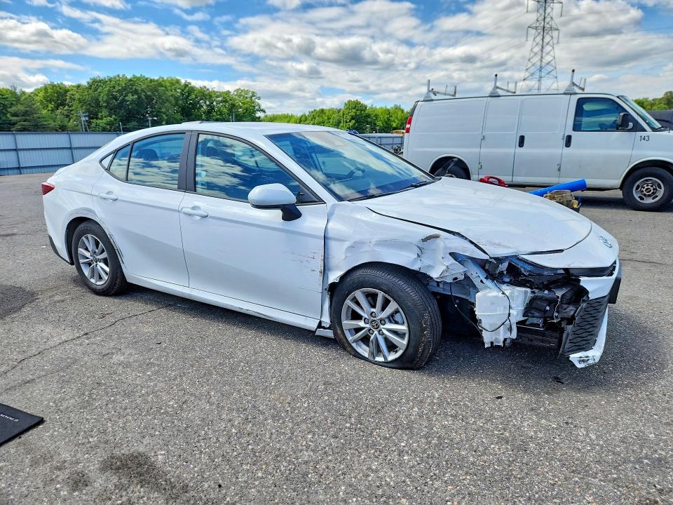 Photo 4 from auction – 2026 TOYOTA CAMRY with VIN 4T1DAACK1TU716772
