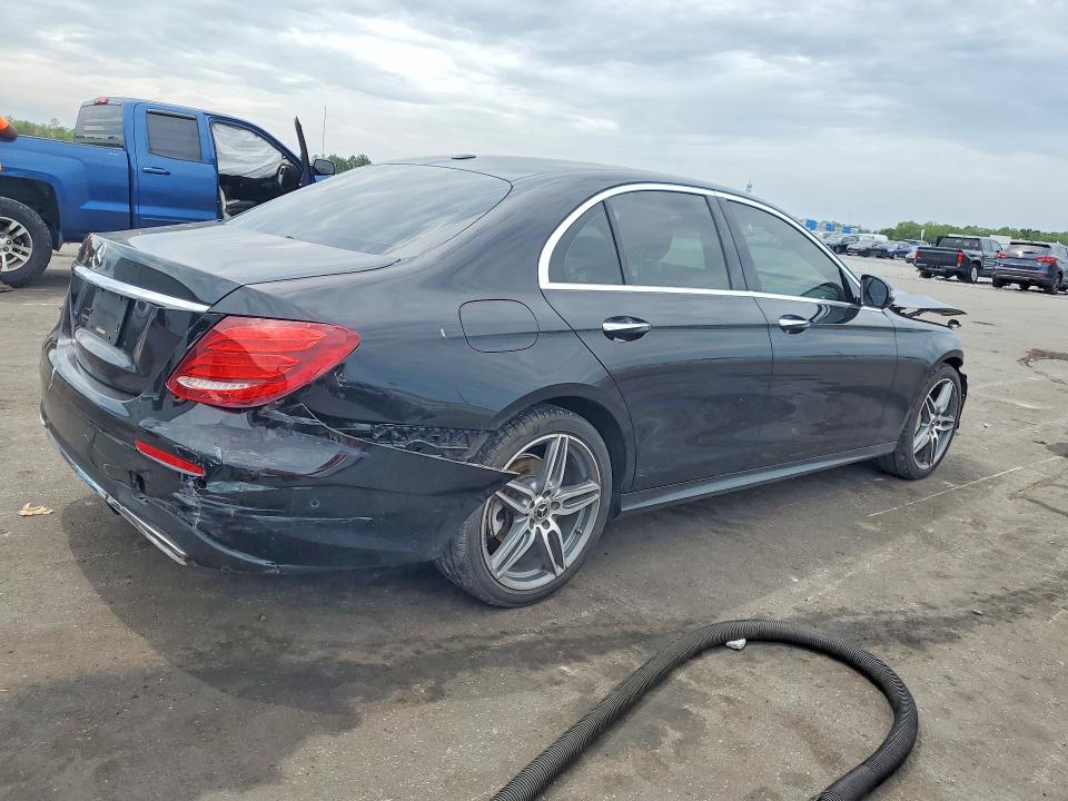 Photo 3 from auction – 2018 MERCEDES-BENZ E with VIN WDDZF4JB9JA445741