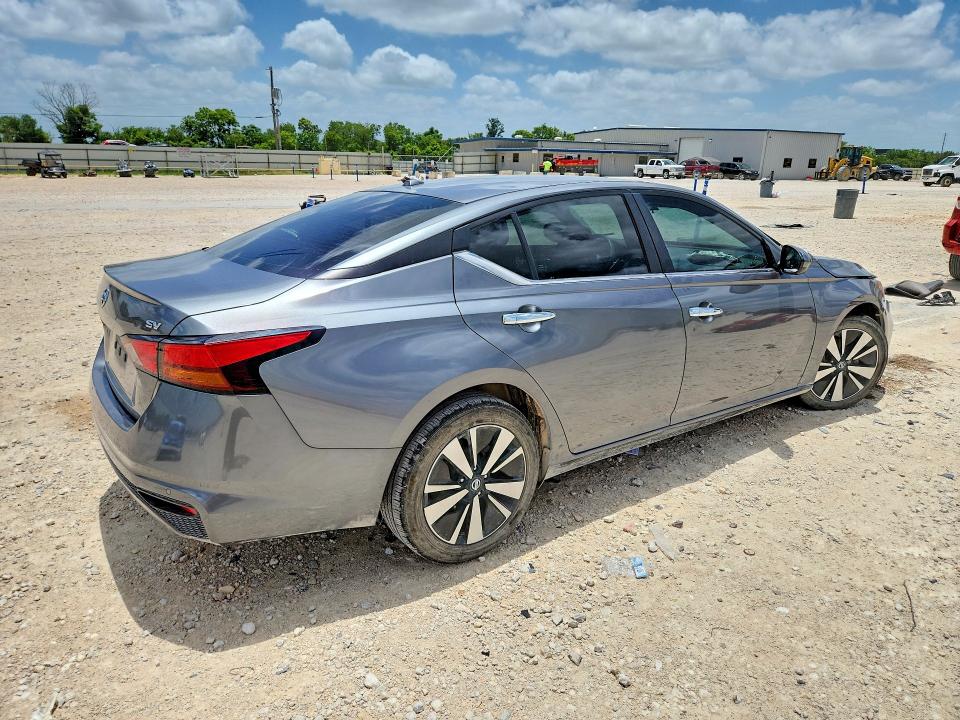 Photo 3 from auction – 2022 NISSAN ALTIMA with VIN 1N4BL4DV5NN355551