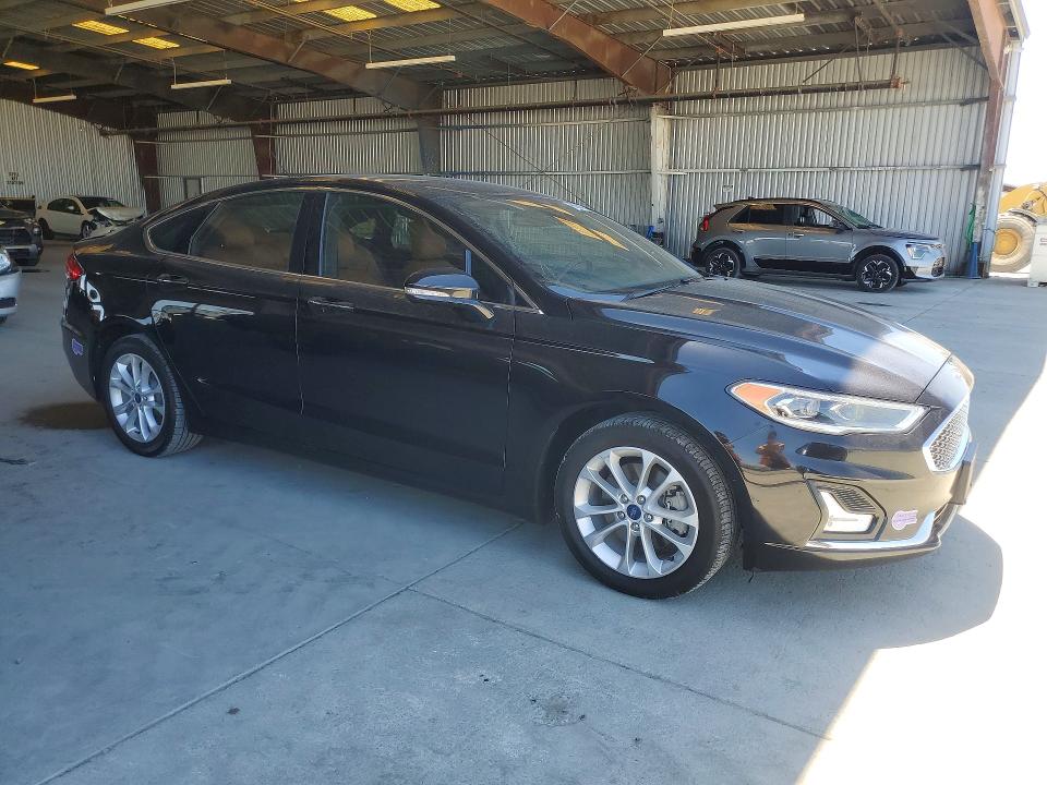 Photo 4 from auction – 2019 FORD FUSION with VIN 3FA6P0SU4KR201737