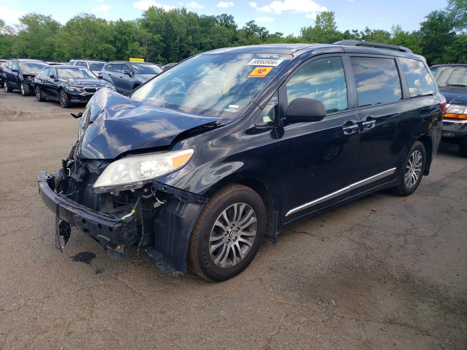 TOYOTA SIENNA 2018 with VIN 5TDYZ3DC2JS923402 - Photo from auction