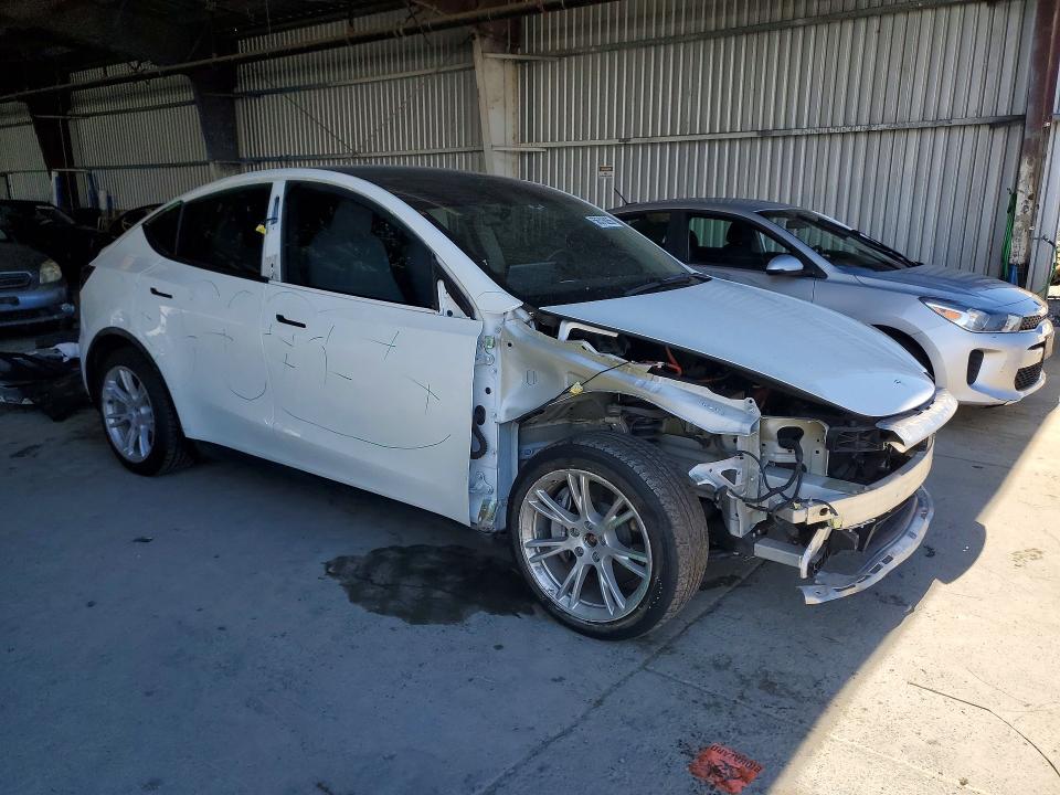 Снимка 4 от търг – 2021 TESLA MODEL Y с VIN 5YJYGDEE2MF161810