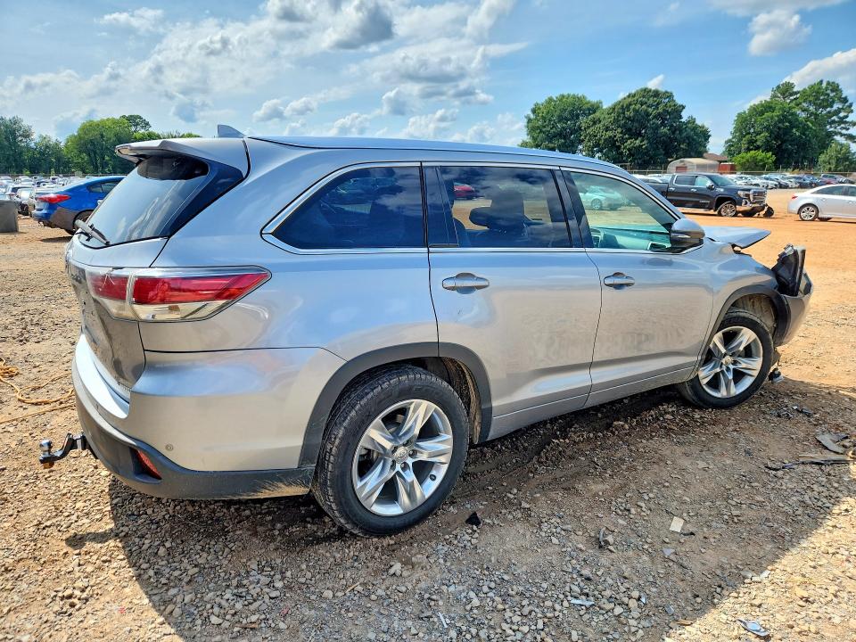 Photo 3 from auction – 2014 TOYOTA HIGHLANDER with VIN 5TDYKRFH0ES005556