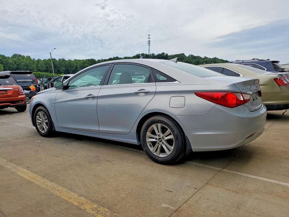 Photo 2 from auction – 2013 HYUNDAI SONATA with VIN 5NPEB4AC2DH587164