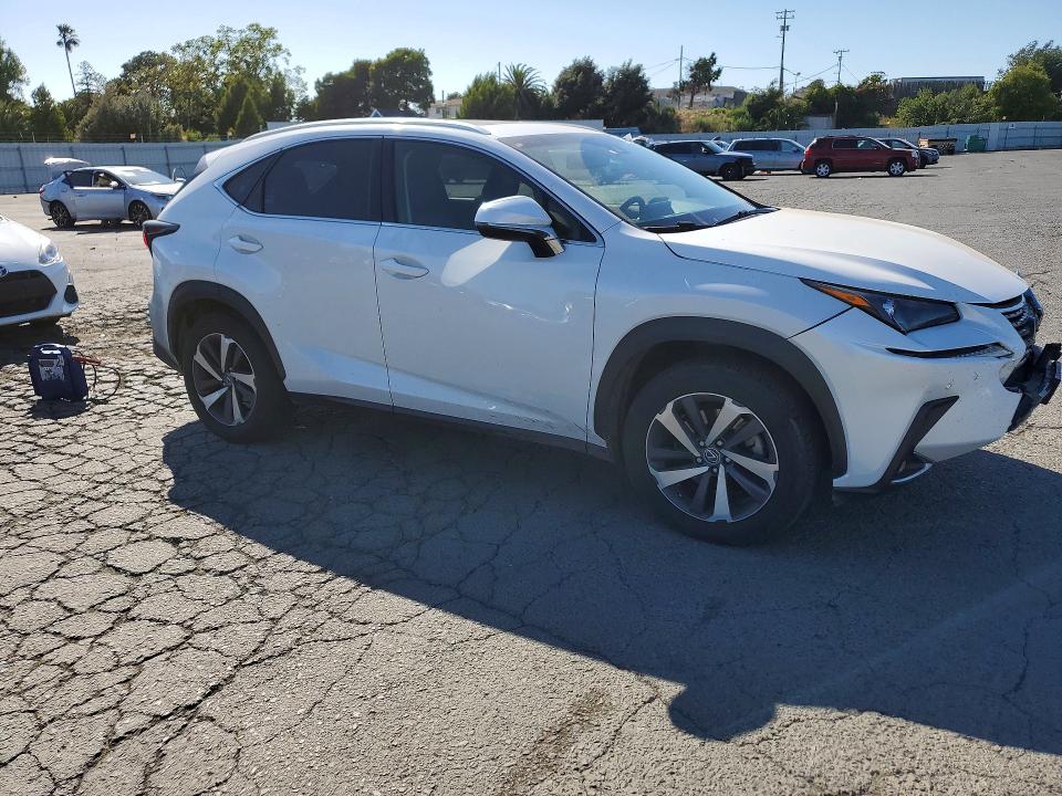 Photo 4 from auction – 2018 LEXUS NX with VIN JTJBJRBZ4J2095266