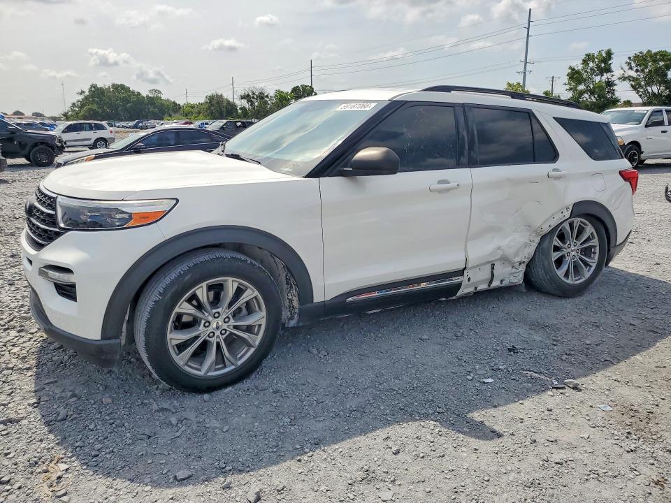 FORD EXPLORER 2022 with VIN 1FMSK7DH3NGA43947 - Photo from auction
