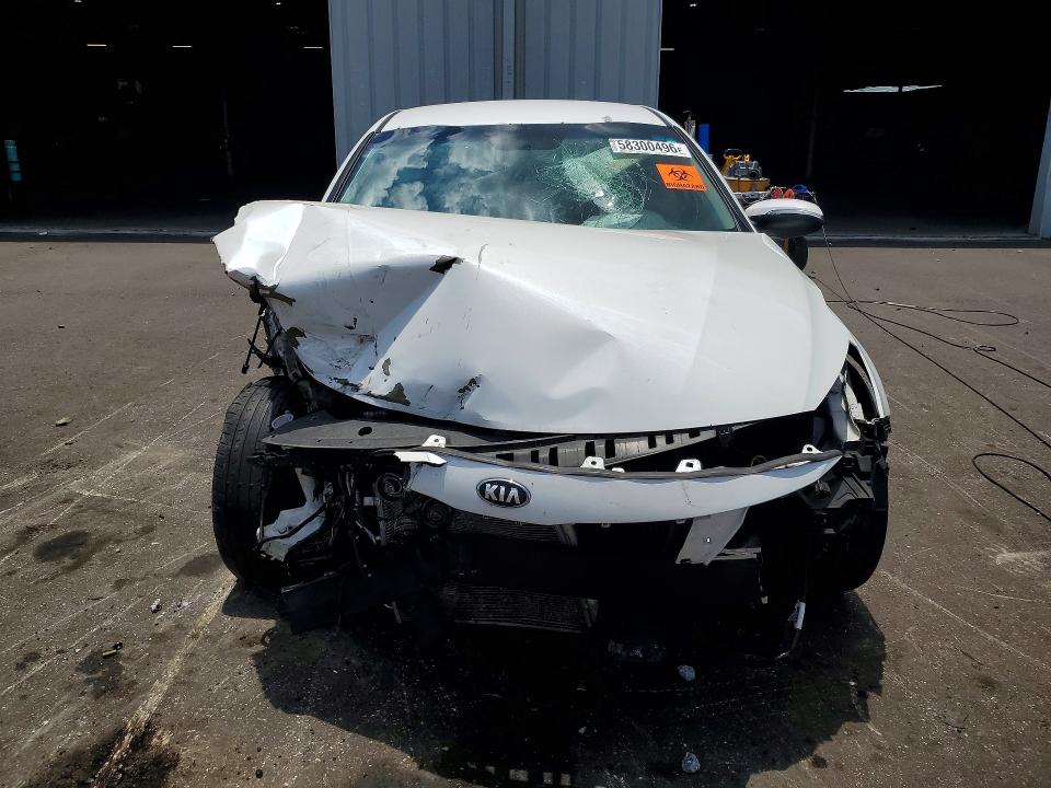 Photo 5 from auction – 2016 KIA OPTIMA with VIN 5XXGW4L29GG052169