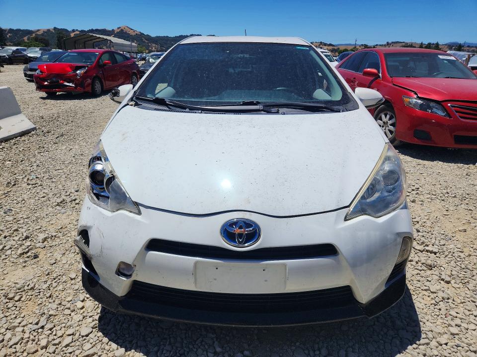 Photo 5 from auction – 2013 TOYOTA PRIUS C with VIN JTDKDTB38D1043894