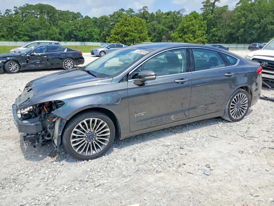 FORD FUSION 2018 with VIN 3FA6P0SU0JR123553 - Photo from auction