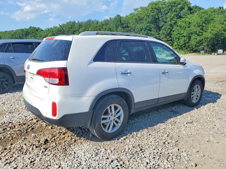 Photo 3 from auction – 2015 KIA SORENTO with VIN 5XYKT4A79FG585599