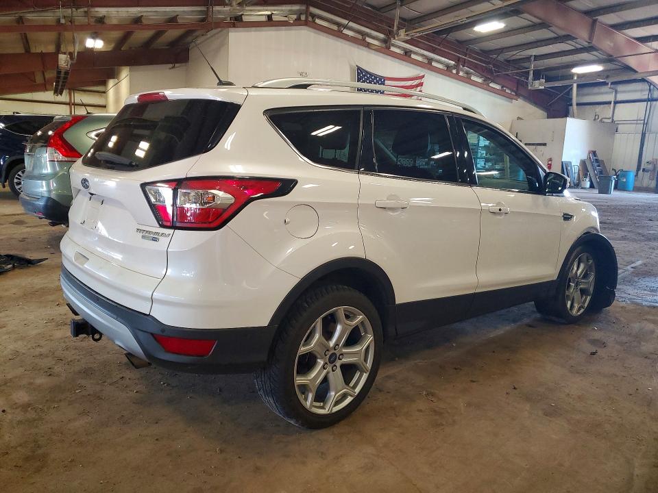 Photo 3 from auction – 2017 FORD ESCAPE with VIN 1FMCU9J96HUB99882