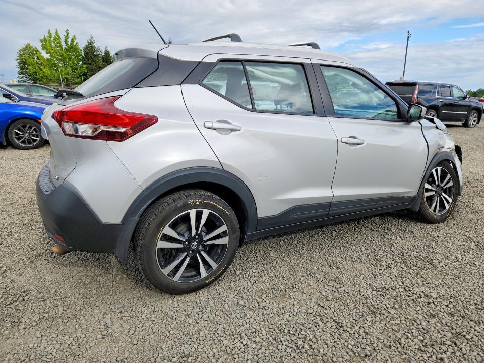 Photo 3 from auction – 2019 NISSAN KICKS with VIN 3N1CP5CU4KL470674