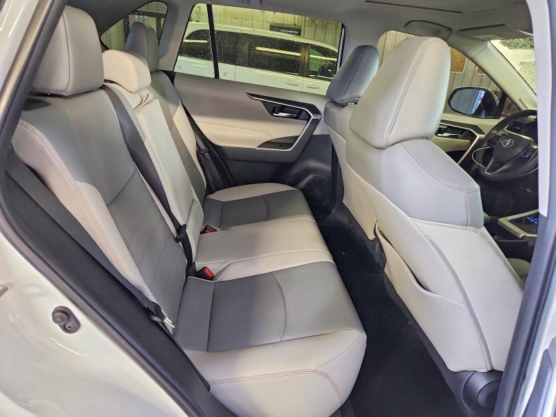 Photo 11 from auction – 2019 TOYOTA RAV4 with VIN 2T3A1RFV9KW079272