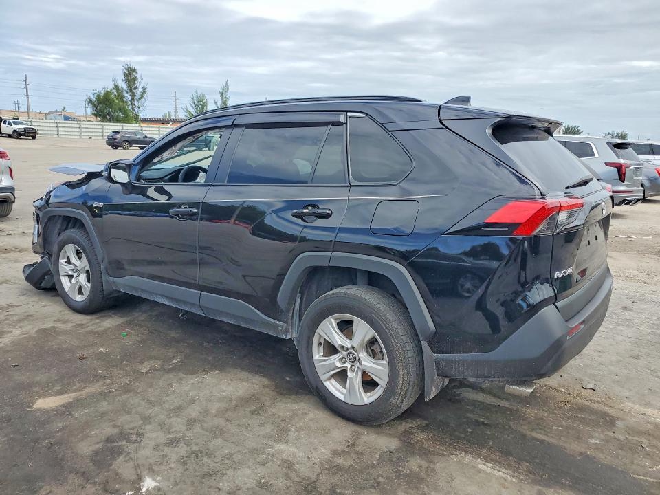 Photo 2 from auction – 2021 TOYOTA RAV4 with VIN 2T3W1RFVXMW105712
